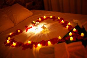 Love Room du Mont dOr - Baignoire SPA - Minibar offert