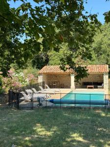 Villas Villa spacieuse avec jardin a Saignon : photos des chambres