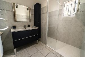 Maisons de vacances Sainte Marie la mer : Villa independante, plage a pied a 250 m : photos des chambres