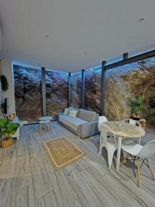 El susurro del tajo La gruta