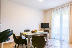 Fucane - Sebastian - MPolo