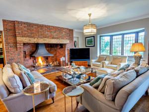 Luxurious 5 Bedroom House in Cookham near Marlow