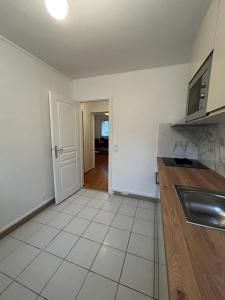 Appartements Nice 3 rooms 400m RER B direct Paris : photos des chambres