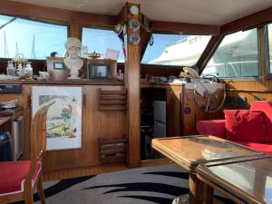 Master Cabin in Golfe Juan