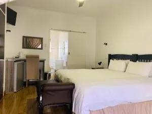 Leruo's guest house - Barkly West