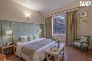 Stayvista at Tulip Terraces Cozy Mountain Home with Fireplace