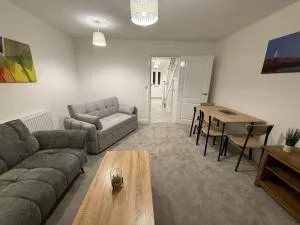 Tranquil Escape - Hough Green