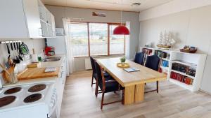 Kleifar: Ocean View Apartment