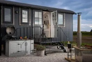 Luxury Shepherd hut with hot tub - 索尔福普瑞尔