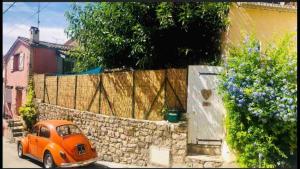 Studio indépendant et son patio