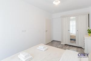 Cozy 3 Bedroom Apartment Coresi Mall