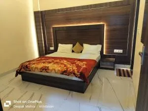 Shree Mohini Kunj - Vrindavan