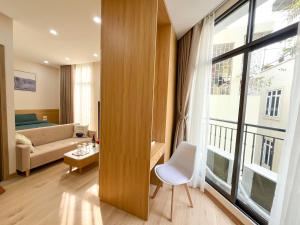 Amazing Housing Lạc Long Quân