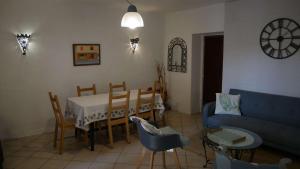 Appartements Mas Maurane - Le Romarin aux portes d'ARLES : photos des chambres