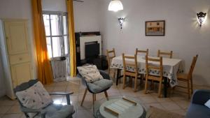 Appartements Mas Maurane - Le Romarin aux portes d'ARLES : photos des chambres