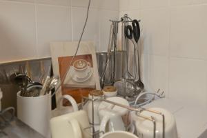 Walking Distance to Sindorim Station, 3 Rooms, 4 Queen Beds, 2 Bathrooms, 1 Minute to Yeongdeungpo Station Bus Stop