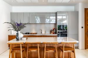 Anchan Flora by Villacarte