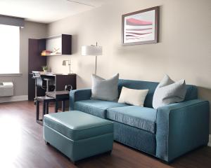 Efficiency Family Suite with Two Queen Beds and Living room - Non Smoking room in Best Western Plus Executive Residency Pottstown