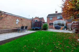 Pass the Keys Spacious and modern house with Free Parking