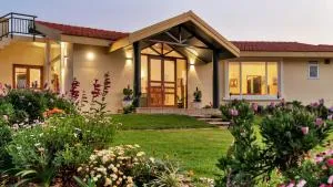 SaffronStays Coonoor Canvas - Wellington