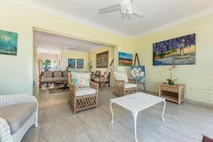 48 Mahogony Drive, Beverly Hills Estate