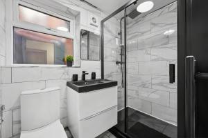 7 Bedroom Luxury House sleep 26