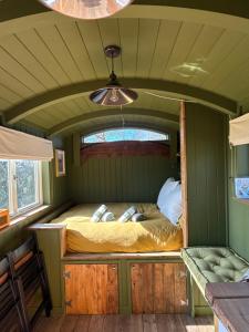 Russet Hut on fruit farm