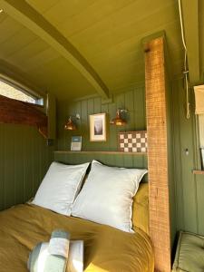 Russet Hut on fruit farm