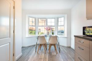 Shinfield Studio Luxury Stay - 2 Parking - Family & Business