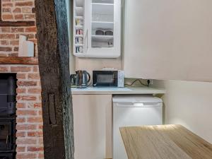 Canterbury high street - Pass the Keys