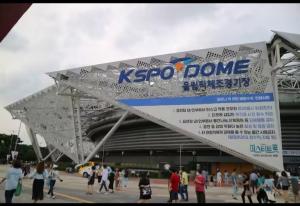 Lotte mall Lotte tower Jamsil Olympic Park Subway 2 minutes