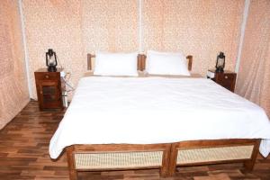 THE VaNASHRYA RESORT & JUNGLE SAFARI