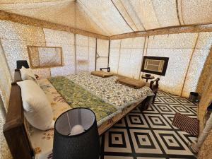 THE VaNASHRYA RESORT & JUNGLE SAFARI