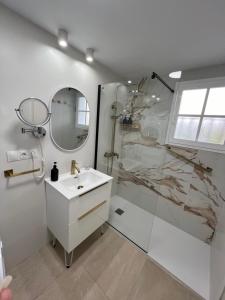 Atico vistas al Mar golf ,Piscina y parking albatros 2