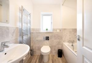 Shinfield Studio Luxury Stay - 2 Parking - 20 pct Off