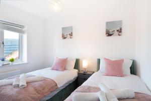 Shinfield Studio Luxury Stay - 2 Parking - Family & Business