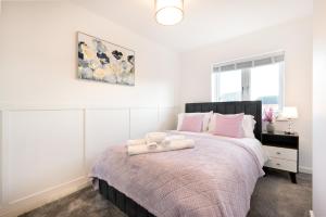 Shinfield Studio Luxury Stay - 2 Parking - Family & Business