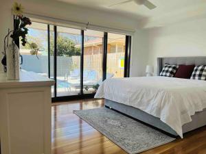 セントラルコースト Woy Woy Relaxing 6-Bedroom Holiday House with Pool シングルルーム スイート