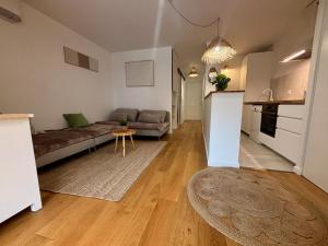 T2 en rez-de-jardin avec terrasse privative, résidence avec piscine et tennis