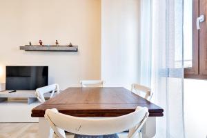 GOLDEN LUXE - Sunny Apartment Near the Sea