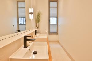 Ankerplatz, Villa Charlotte