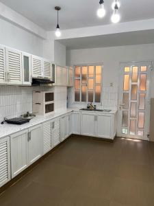 Nhà Trong Ngõ Homestay and Studio