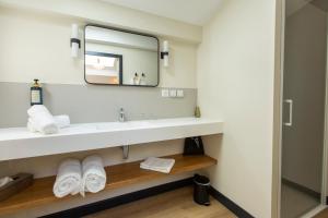 B&B / Chambres d'hotes Les Villas du Chateau de Lastours : Chambre Deluxe