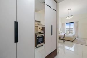Modern Studio WithAmenities Ideal Location