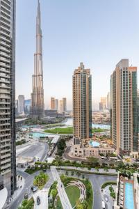 Luxury 4BR with Hermes Touch & Burj Khalifa View