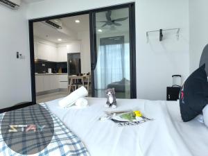 Almas Couple Urban Retreat Puteri Harbour BySTAY