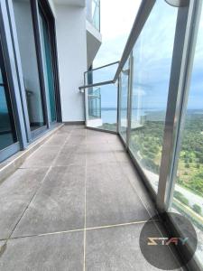 Almas Couple Urban Retreat Puteri Harbour BySTAY