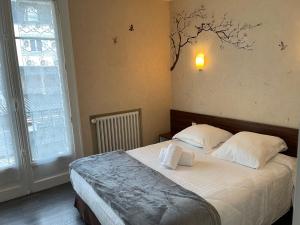 Hotels Le Relais De La Place : photos des chambres