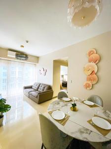 Cozy 2BR Suite near Airport & Okada, Infinity Pool