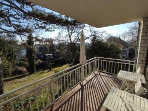 Nature View mit Balkon, indoor Pool, Küche Tiefgarage auf Anfrage